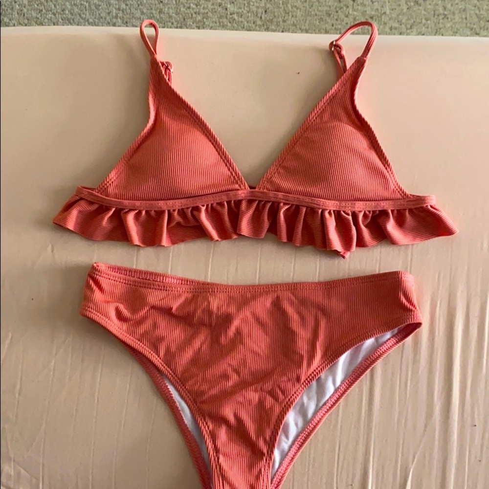Dusty pink flowy top ribbed bikini